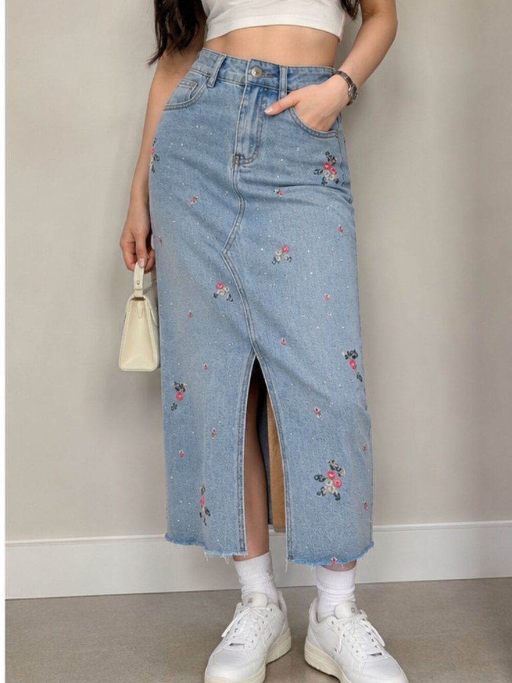 Embroidered Floral Light Blue Women's Jeans